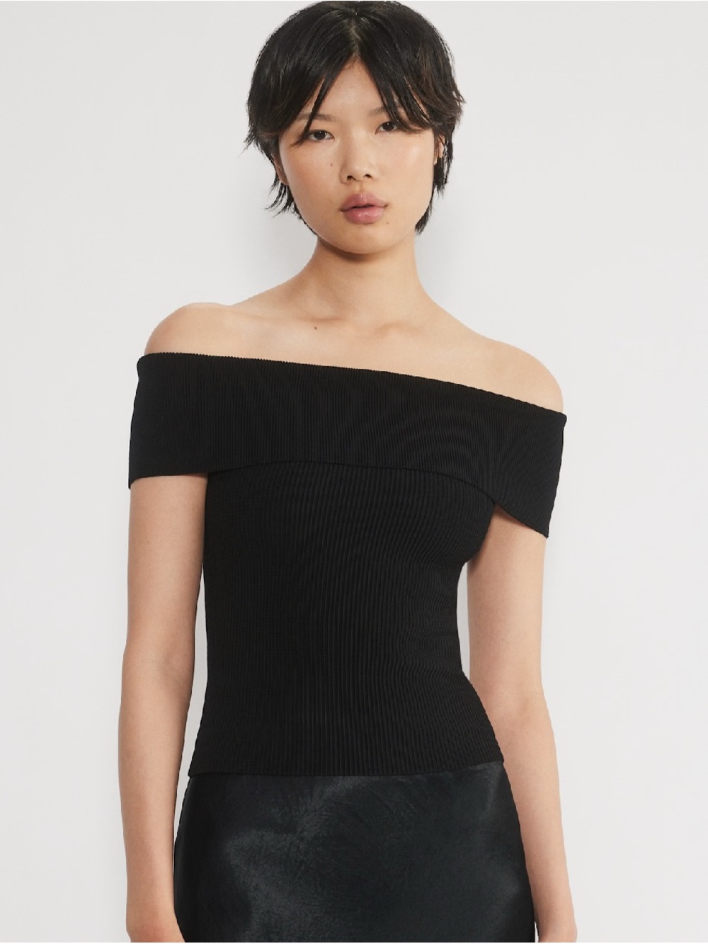 Sculpt Knit Off-Shoulder Hi-Hip Top L